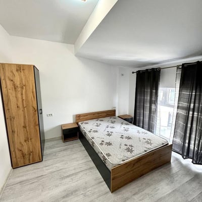 Location d’un appartement récemment rénové de 3 pièces, 6ᵉ secteur, quartier Chiajna, Bucarest, Roumanie